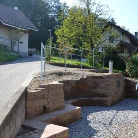 Trockenmauer mit integriertem Pizzaofen